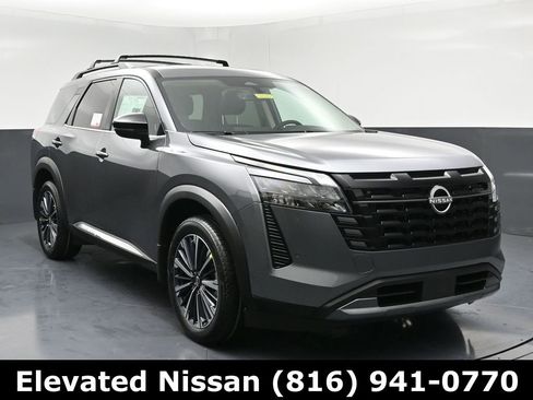 New 2026 Nissan Pathfinder Platinum w/ Cargo Package AWD/4WD image 1