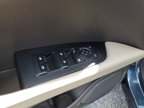 Certified 2023 Lincoln Nautilus Reserve image 18