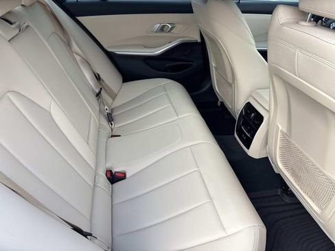 Used 2021 BMW 330i Sedan w/ Convenience Package RWD image 19