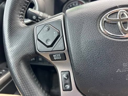 Used 2021 Toyota Tacoma SR5 RWD image 19