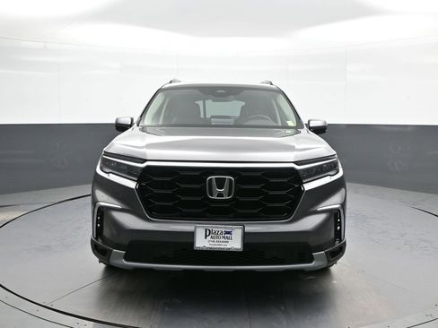 Certified 2023 Honda Pilot Touring image 2