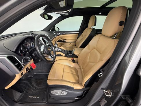 Used 2016 Porsche Cayenne AWD/4WD image 19