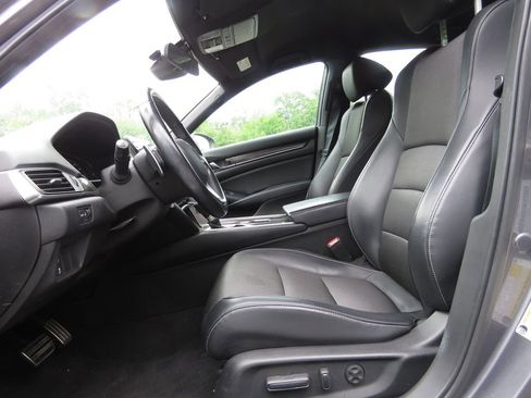 Used 2018 Honda Accord Sport image 10