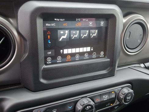 Used 2023 Jeep Wrangler Sport AWD/4WD image 17