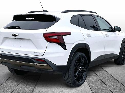 Used 2025 Chevrolet Trax ACTIV w/ Sunroof Package image 11