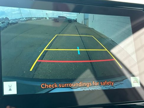 Used 2025 Toyota Corolla Cross XLE image 10