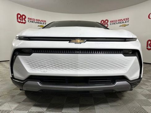 New 2025 Chevrolet Equinox EV LT image 2