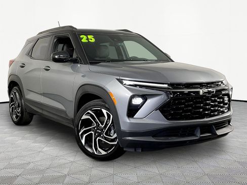 Used 2025 Chevrolet TrailBlazer RS w/ Driver Confidence Package FWD image 3