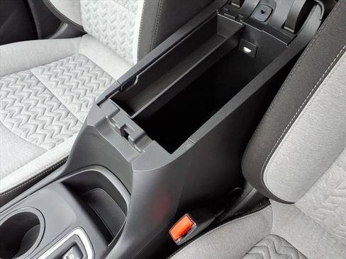 Used 2023 Chevrolet Equinox LS w/ LS Convenience Package image 28