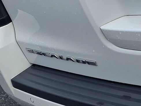 Used 2020 Cadillac Escalade Luxury AWD/4WD image 33