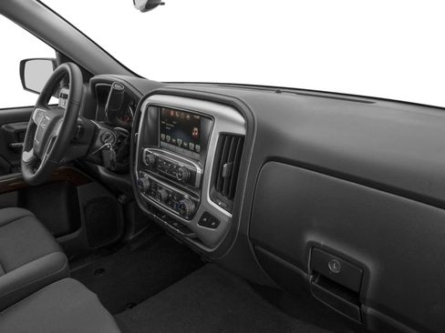 Used 2018 GMC Sierra 1500 SLE w/ SLE Value Package AWD/4WD image 10