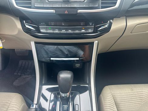 Used 2017 Honda Accord LX image 17