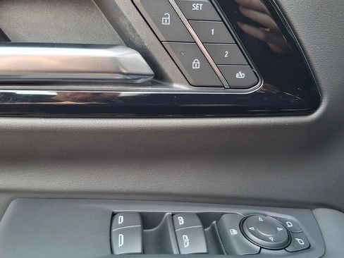 Used 2025 Chevrolet Tahoe LT AWD/4WD image 12