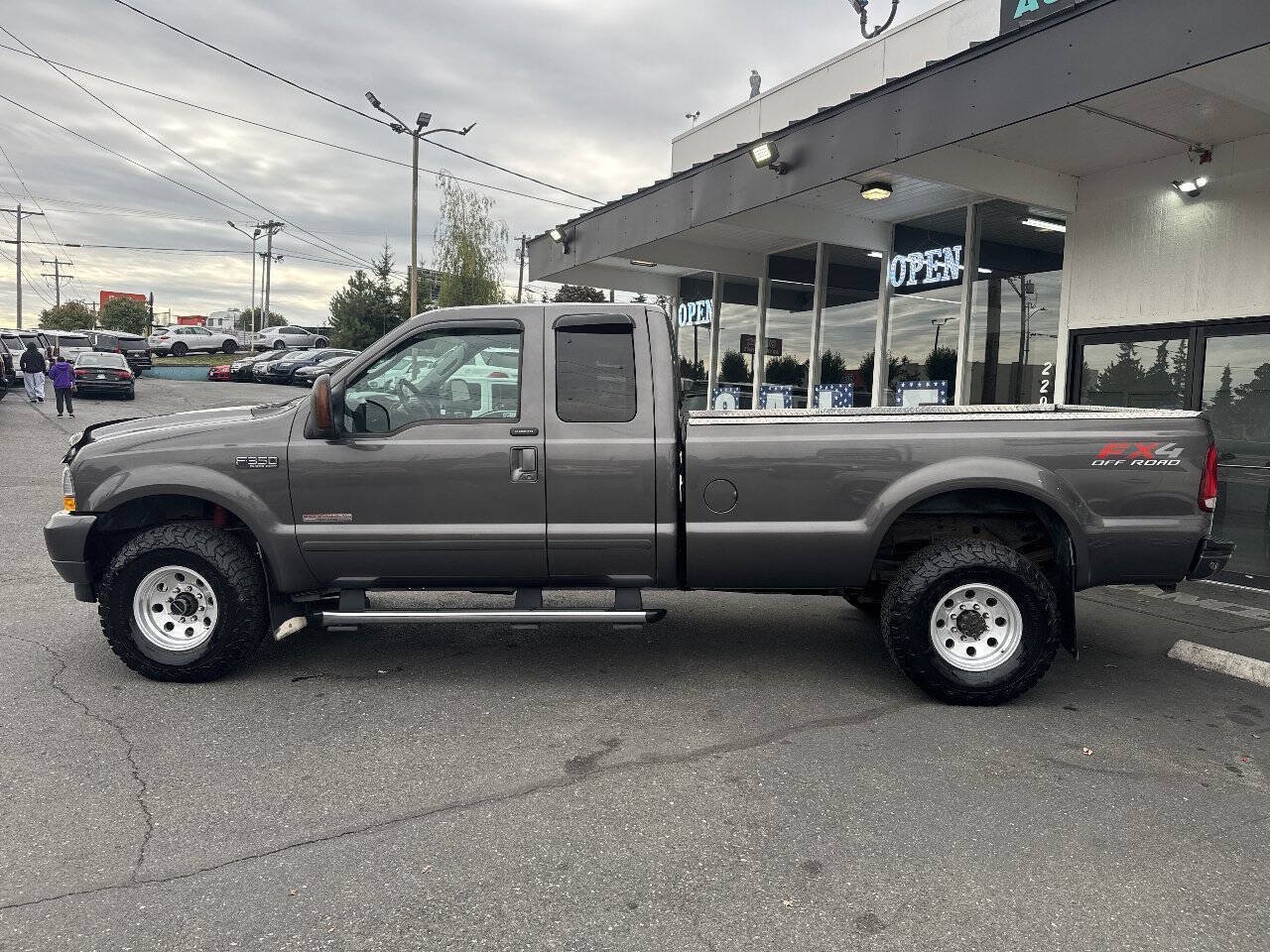 Used 2004 Ford F350 XLT AWD/4WD image 3