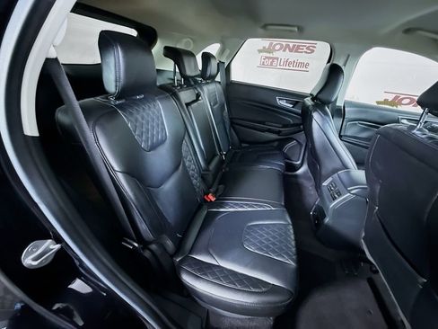 Used 2023 Ford Edge Titanium image 31