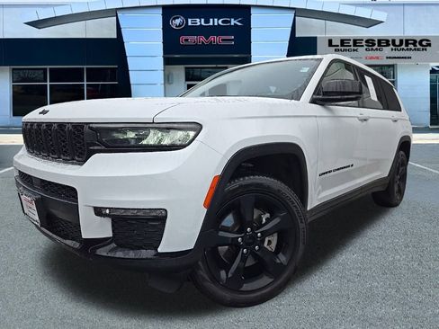 Used 2023 Jeep Grand Cherokee L Limited w/ Black Appearance Package image 3