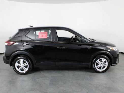 Certified 2025 Nissan Kicks Play S FWD image 15
