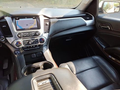 Used 2016 GMC Yukon XL SLT w/ Open Road Package AWD/4WD image 14