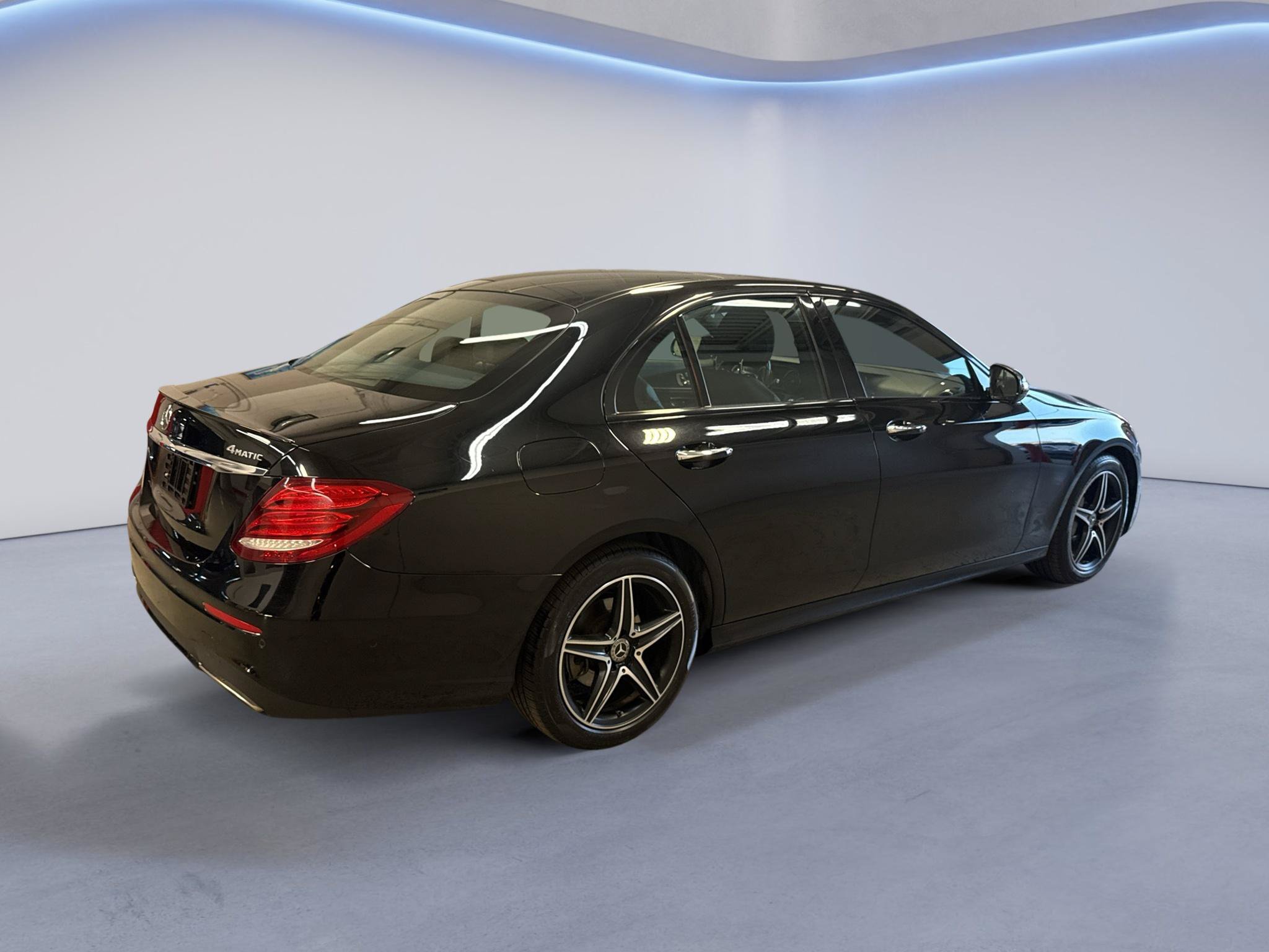 Used 2018 Mercedes-Benz E 300 4MATIC image 8