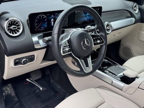 Used 2021 Mercedes-Benz GLB 250 image 17