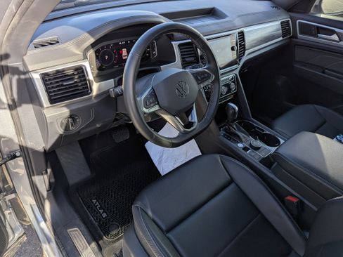 Used 2023 Volkswagen Atlas Cross Sport SE AWD/4WD image 12