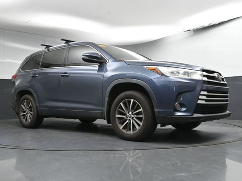 Used 2019 Toyota Highlander XLE image 25