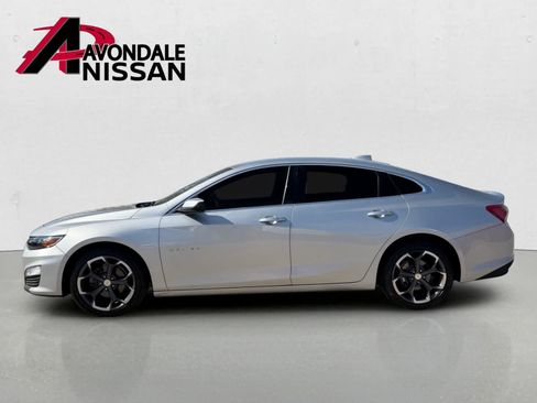 Used 2022 Chevrolet Malibu LT FWD image 2