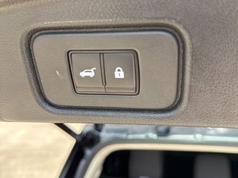Used 2025 Nissan Pathfinder SV AWD/4WD image 24