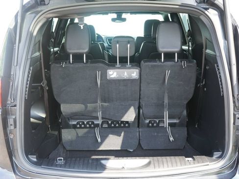 Used 2019 Chrysler Pacifica Touring-L w/ S Appearance Package FWD image 8