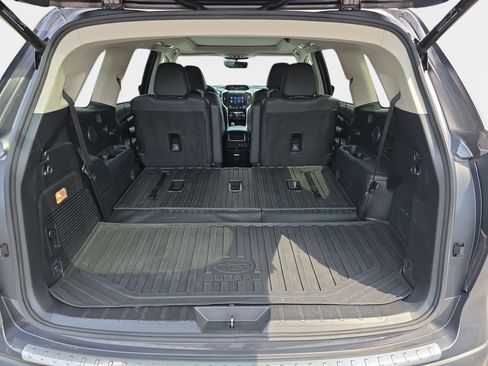 Used 2020 Subaru Ascent Limited w/ Technology Package AWD/4WD image 10