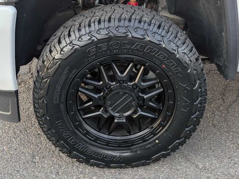 Used 2017 GMC Sierra 2500 Denali w/ Suspension Package, Off-Road AWD/4WD image 11