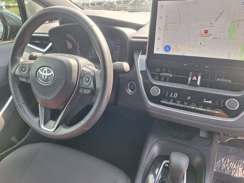Used 2025 Toyota Corolla SE w/ SE Premium Package FWD image 32