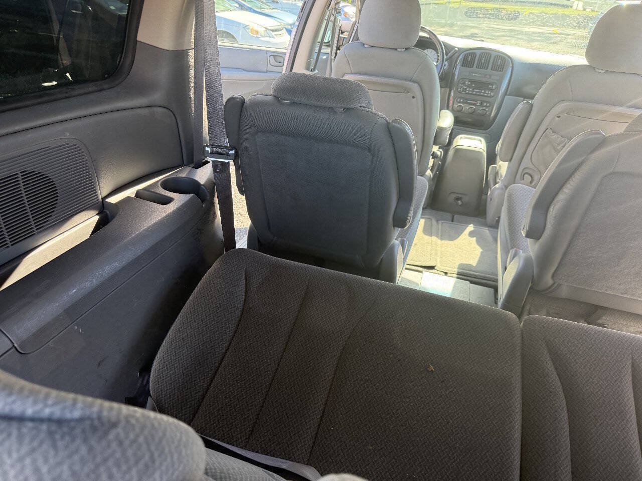 Used 2006 Dodge Grand Caravan SXT FWD image 13