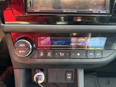 Used 2015 Toyota Corolla S FWD image 31
