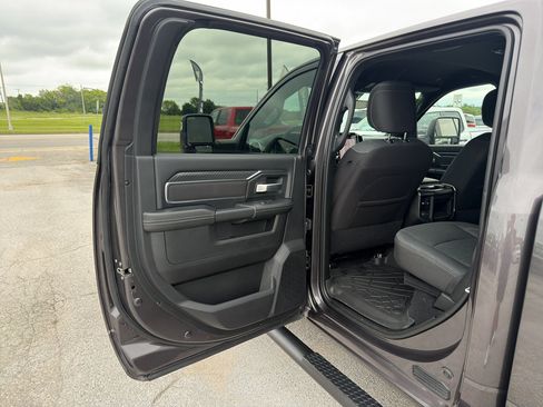 Certified 2025 RAM 2500 Big Horn AWD/4WD image 28
