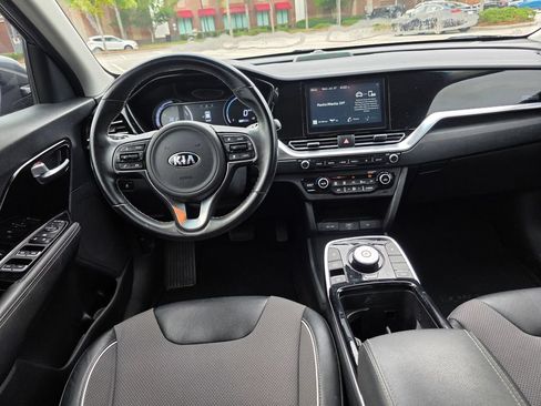 Used 2020 Kia Niro EX FWD image 26