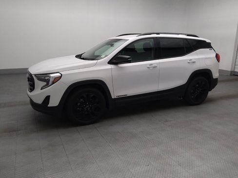 Used 2021 GMC Terrain SLE w/ Elevation Edition FWD image 2