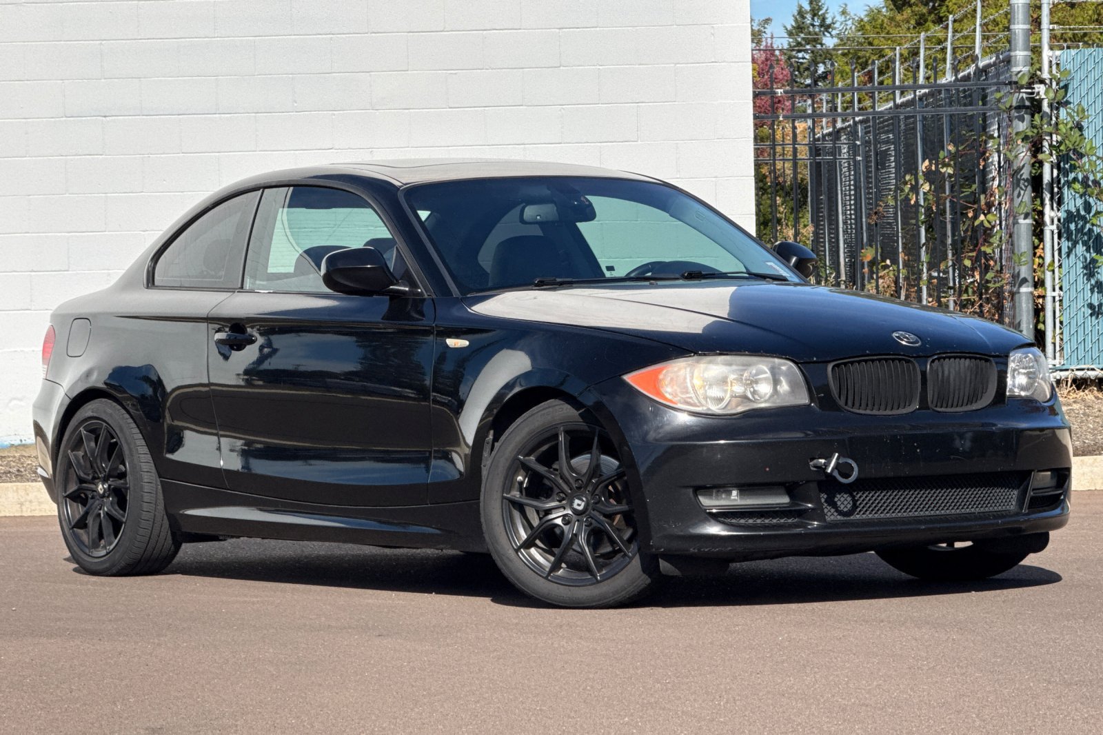 Used 2011 BMW 128i Coupe RWD image 2