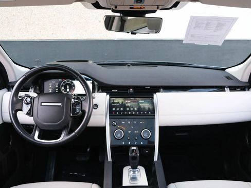 Used 2020 Land Rover Discovery Sport SE image 34