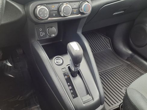 Certified 2025 Nissan Kicks Play S image 10