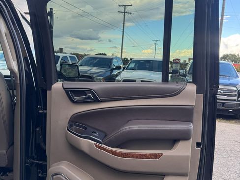 Used 2017 Chevrolet Suburban Premier image 11
