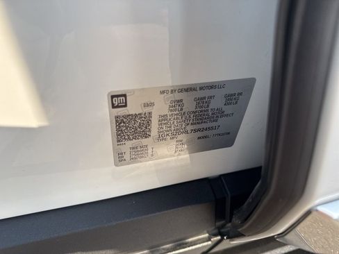 Used 2025 GMC Yukon Denali image 42