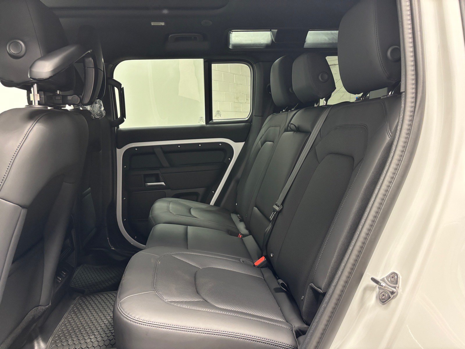 Used 2026 Land Rover Defender 110 S AWD/4WD image 28