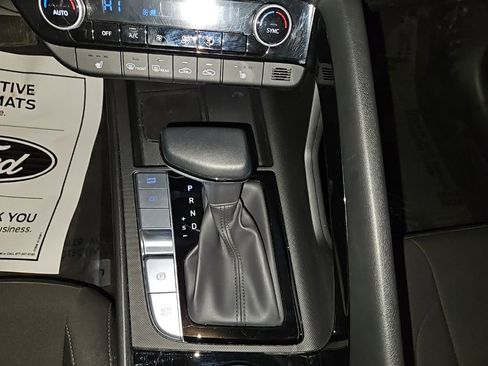 Used 2025 Hyundai Elantra SEL FWD image 23