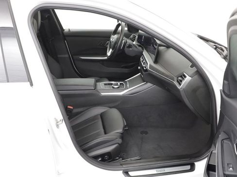 Used 2024 BMW 330i xDrive Sedan AWD/4WD image 19
