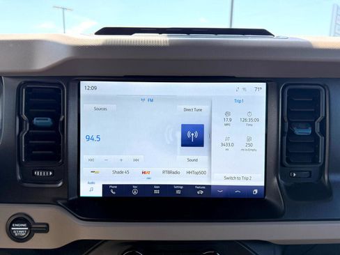 Used 2022 Ford Bronco Wildtrak image 27