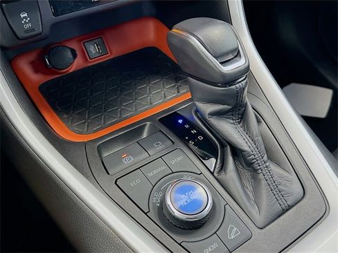 Used 2024 Toyota RAV4 Adventure image 12