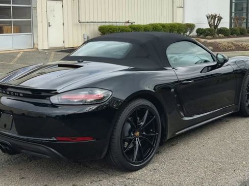 Used 2021 Porsche 718 Boxster RWD image 4