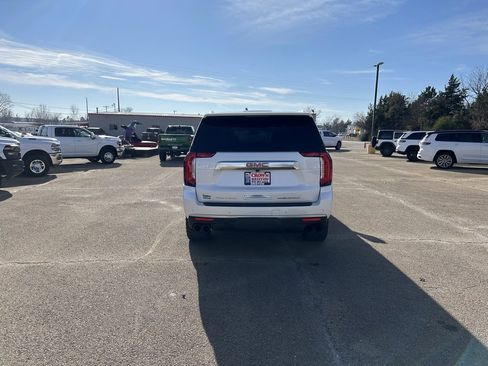 Used 2023 GMC Yukon XL Denali image 4