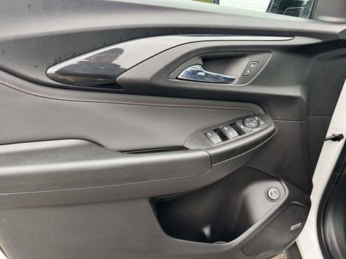 Certified 2023 Chevrolet TrailBlazer RS w/ Sun and Liftgate Package FWD image 17